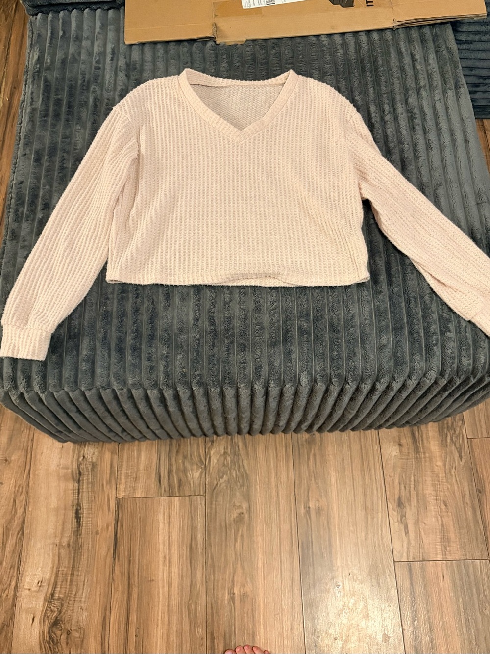 SHEIN Pale Pink V-Neck Cropped Knit Sweater